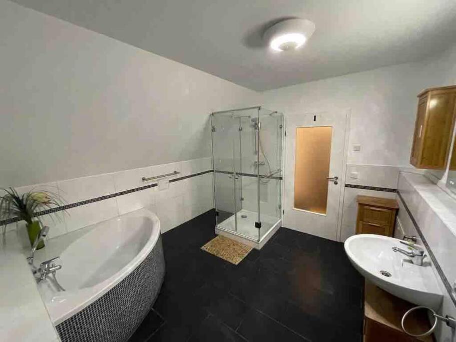 Urban House For Families And Berlin Tourists Villa Телтов Екстериор снимка