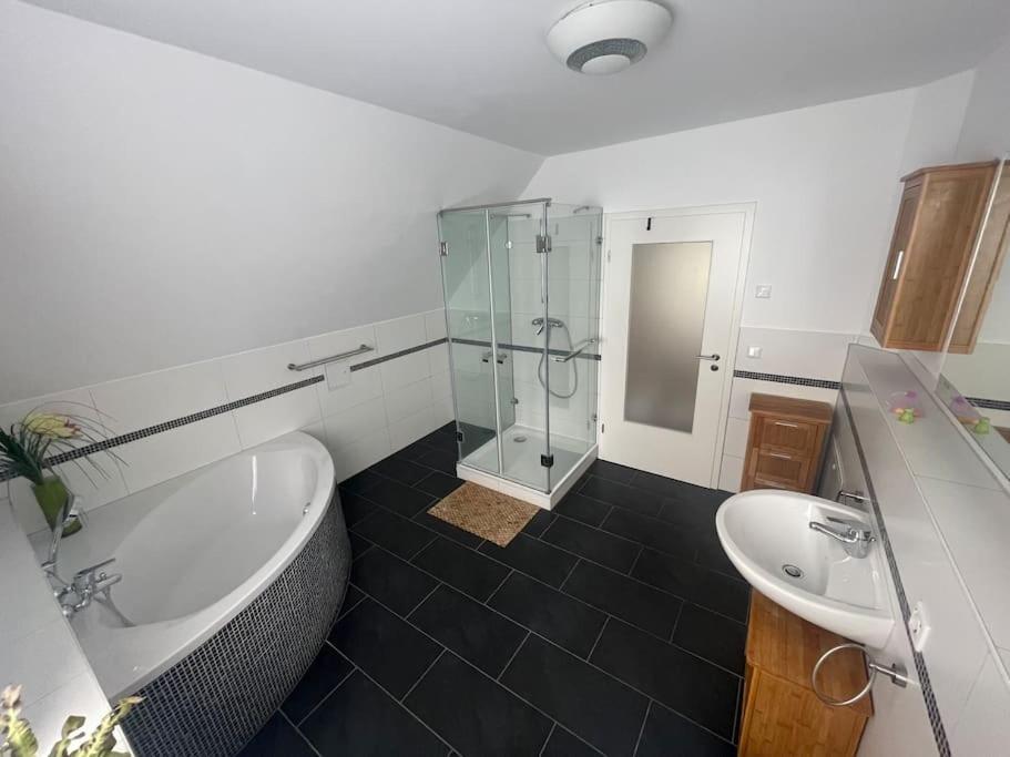Urban House For Families And Berlin Tourists Villa Телтов Екстериор снимка