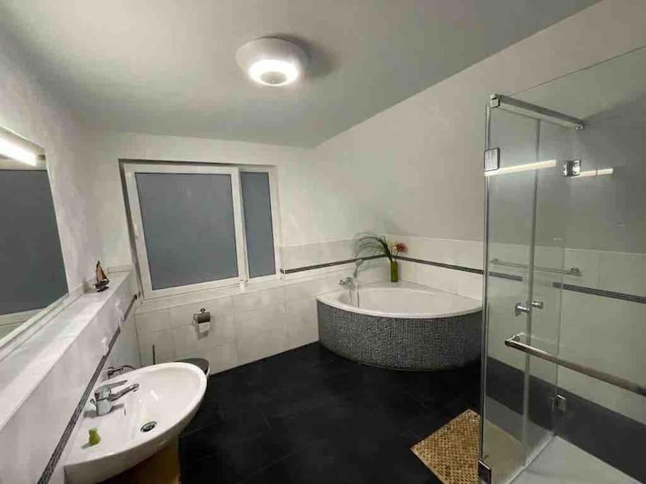 Urban House For Families And Berlin Tourists Villa Телтов Екстериор снимка