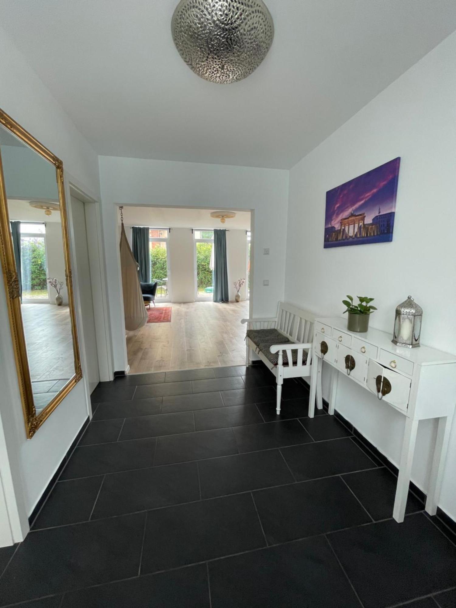 Urban House For Families And Berlin Tourists Villa Телтов Екстериор снимка
